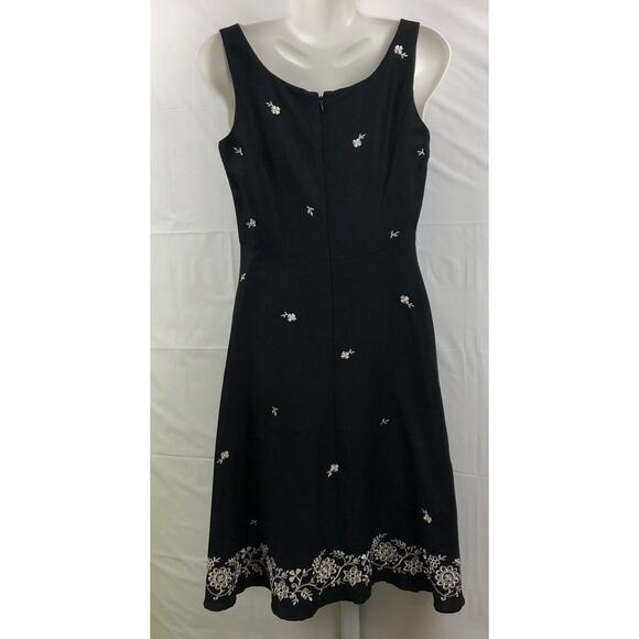 Paraphrase Dress Women 4 Black Floral Flare Dress Fully Lined Embroidered - Picture 2 of 12